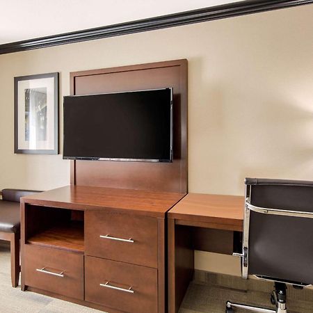 Comfort Suites Либерал Екстериор снимка
