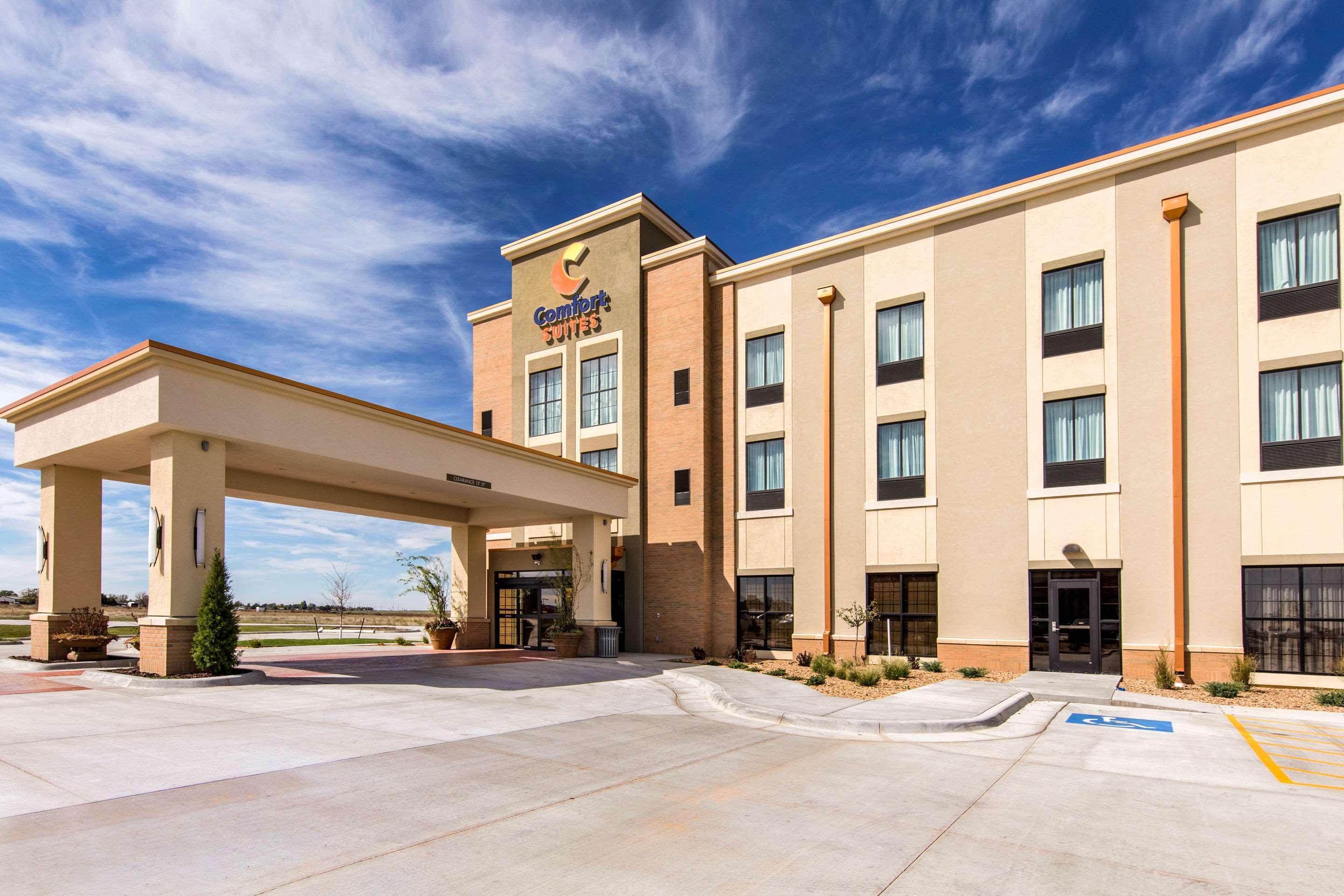 Comfort Suites Либерал Екстериор снимка